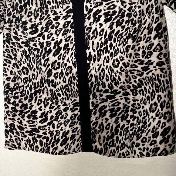 Chicos Leopard Print Cold Shoulder Top Size 3 (US 16/18 XL) Lightweight Stylish - Picture 4 of 12
